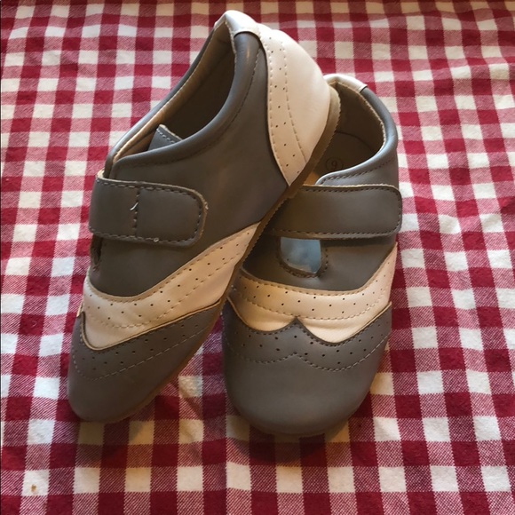 Oxford Toddler Shoes - size 9 - Picture 3 of 8